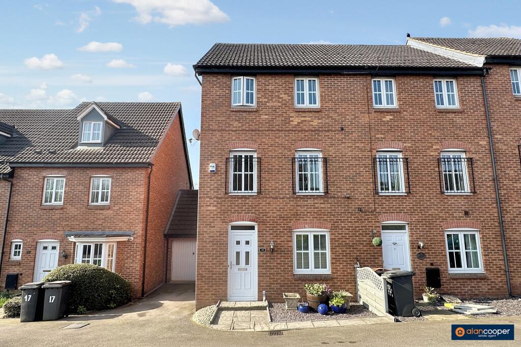 Main image of property: The Evergreens, Nuneaton, CV10 0JQ