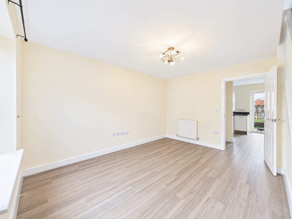 House in Gloucester - View 4