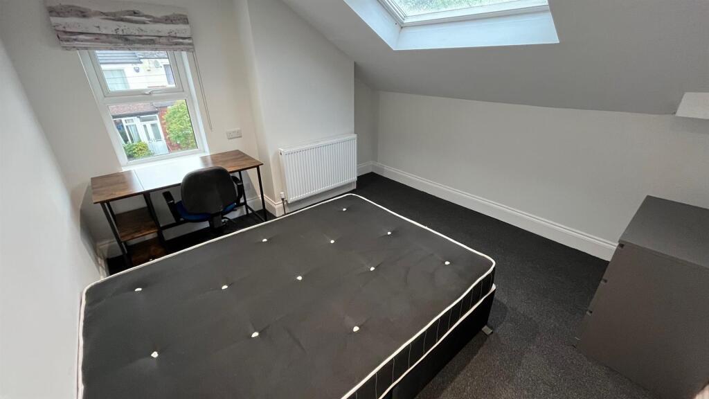 6 bedroom house for rent
