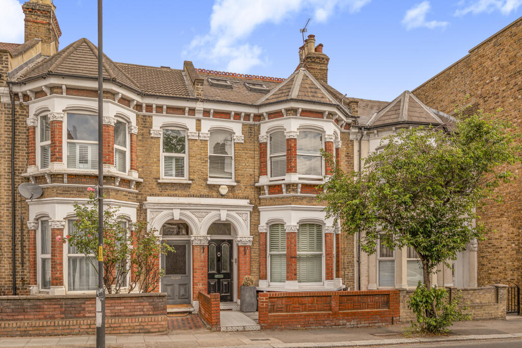 1-bed flat on East Dulwich Grove, East Dulwich, London, SE22, £390,000