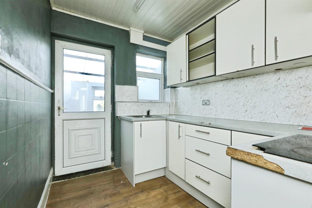 House in Doncaster, Hexthorpe - More
