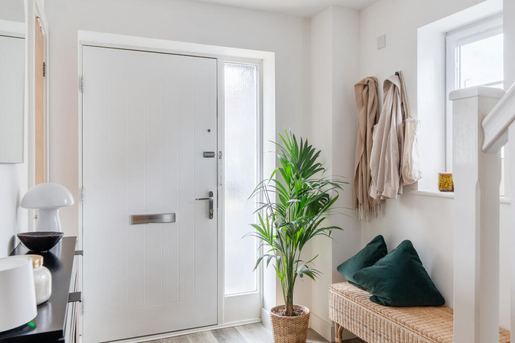 House in Bristol, Blackberry Hill, Fishponds - More