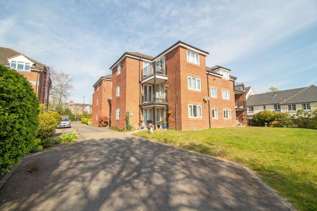 2-bed flat on Marie Court,  London Road, Waterlooville, PO7 7SR, £200,000