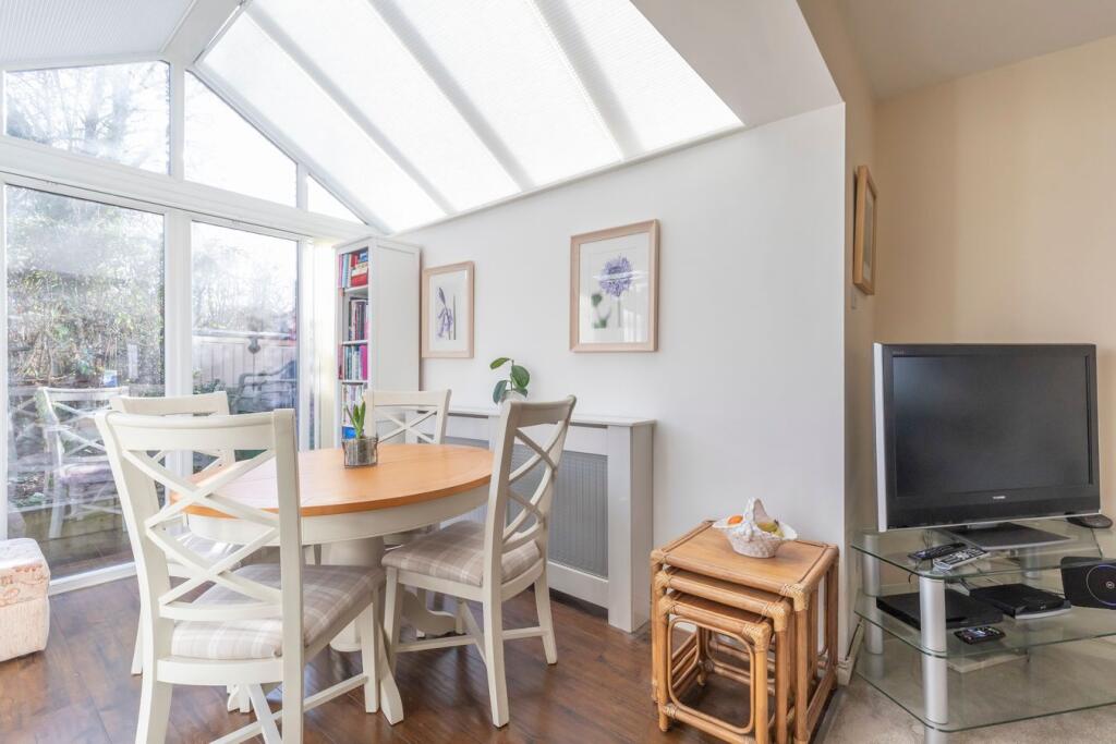 House in Gloucester - View 5
