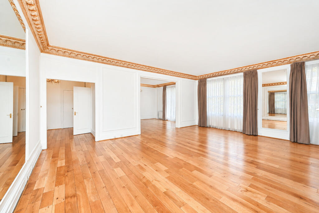 Apartment in London - View 5