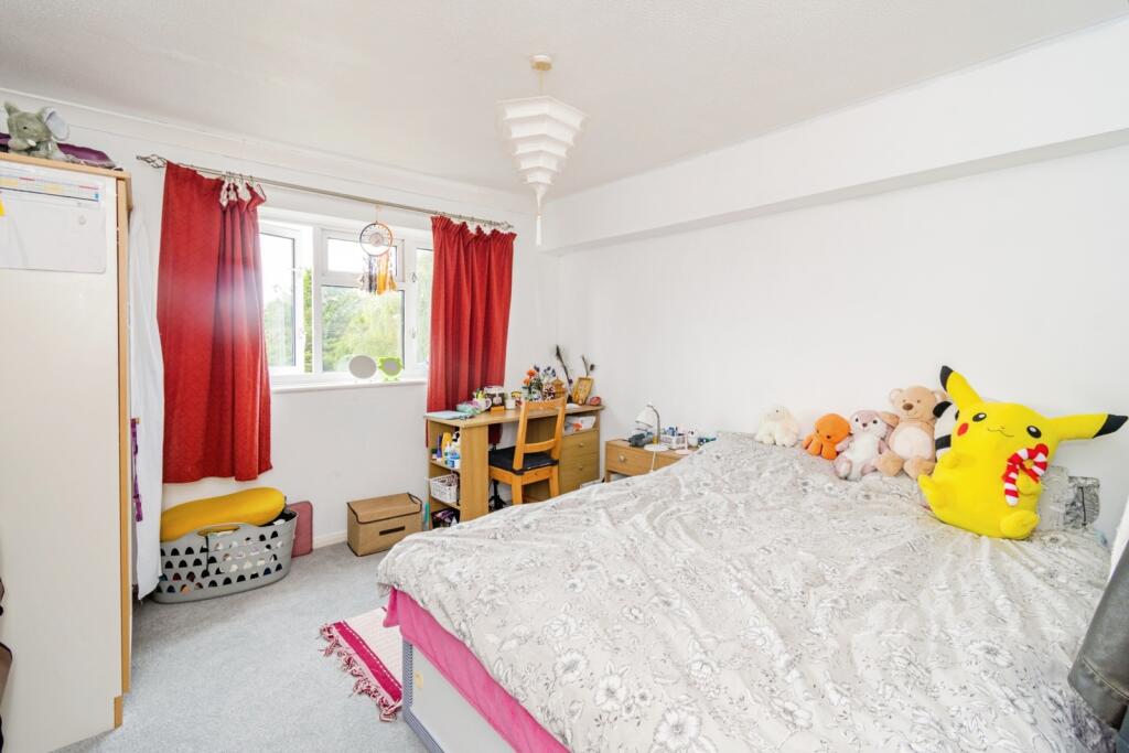 Apartment in Winchester, Hampshire - More