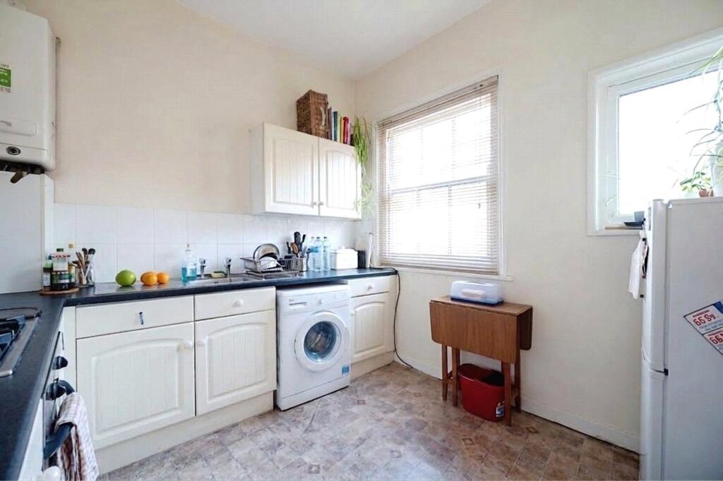 Apartment in Portsmouth - View 3