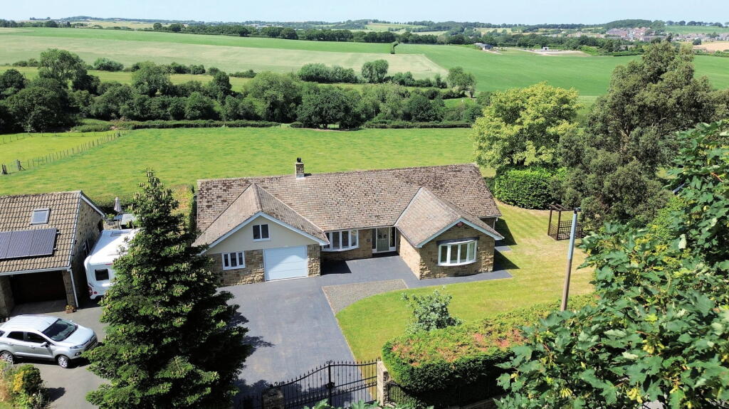 House in Huddersfield, Emley - View 4