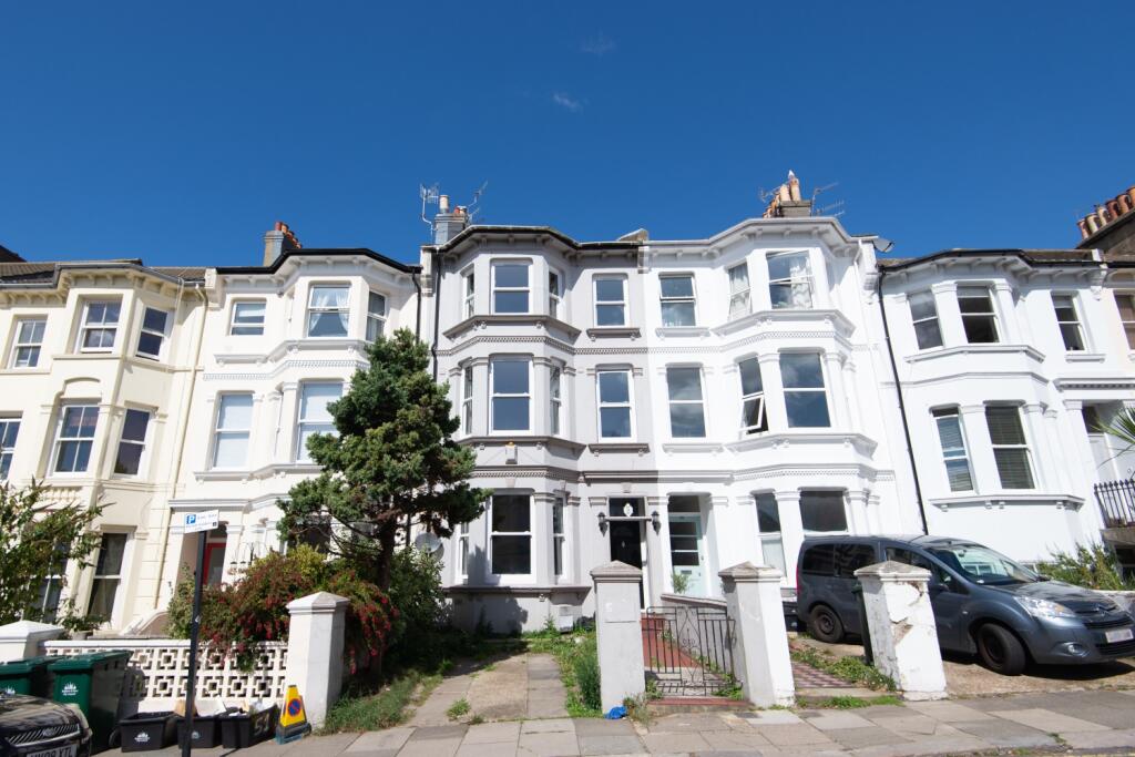 10-bed terraced on Ditchling Rise, £6,717/mo