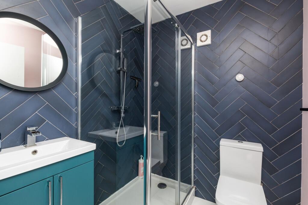 Southview Gardens, Worthing, BN11 photo 3