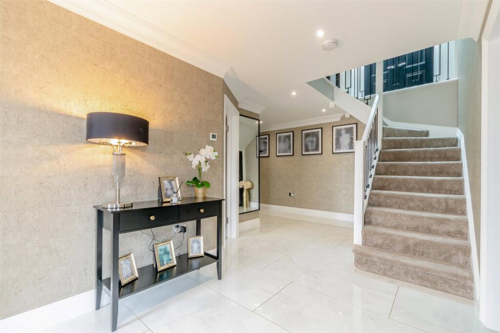 Pear Tree Lane, Shorne, Kent, DA12 photo 2