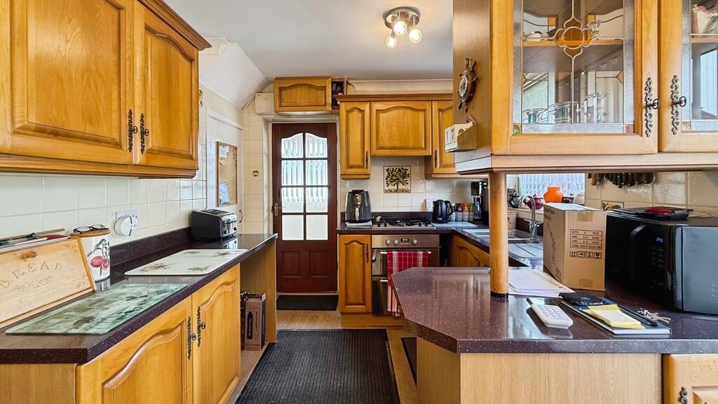 House in Warminster, Henfords Marsh - View 5