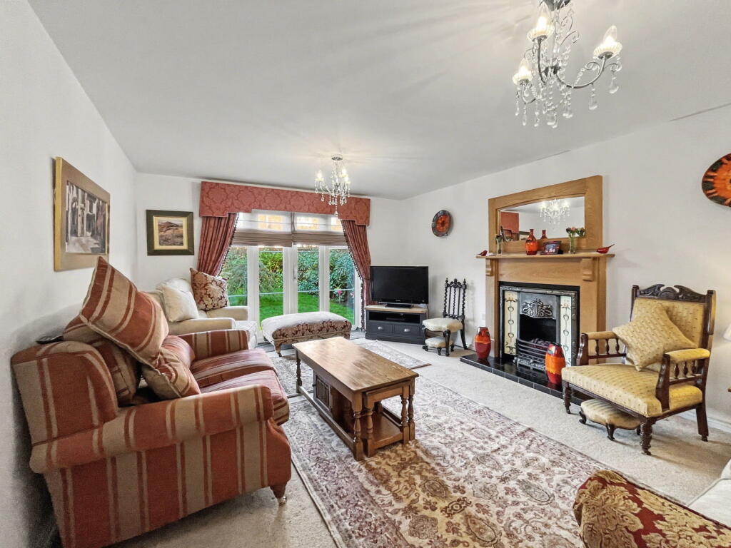 Oak Tree Road, Stokesley photo 2