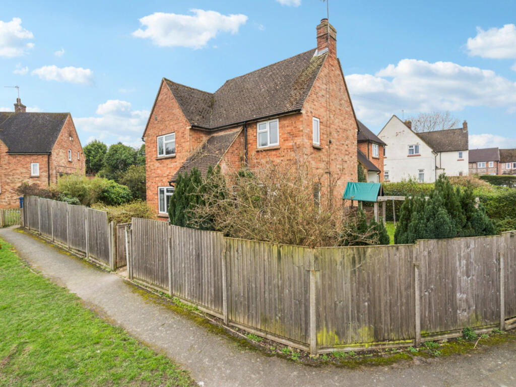 Main image of property: Pond Close, Amersham, HP7