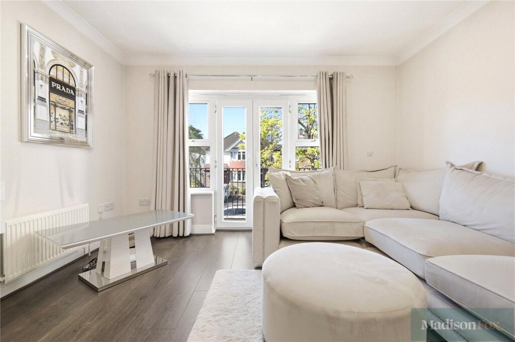 Apartment in Epping Forest, Chigwell - View 4