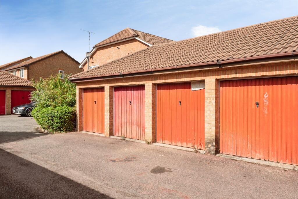 House in Stevenage, Hertfordshire - View 4