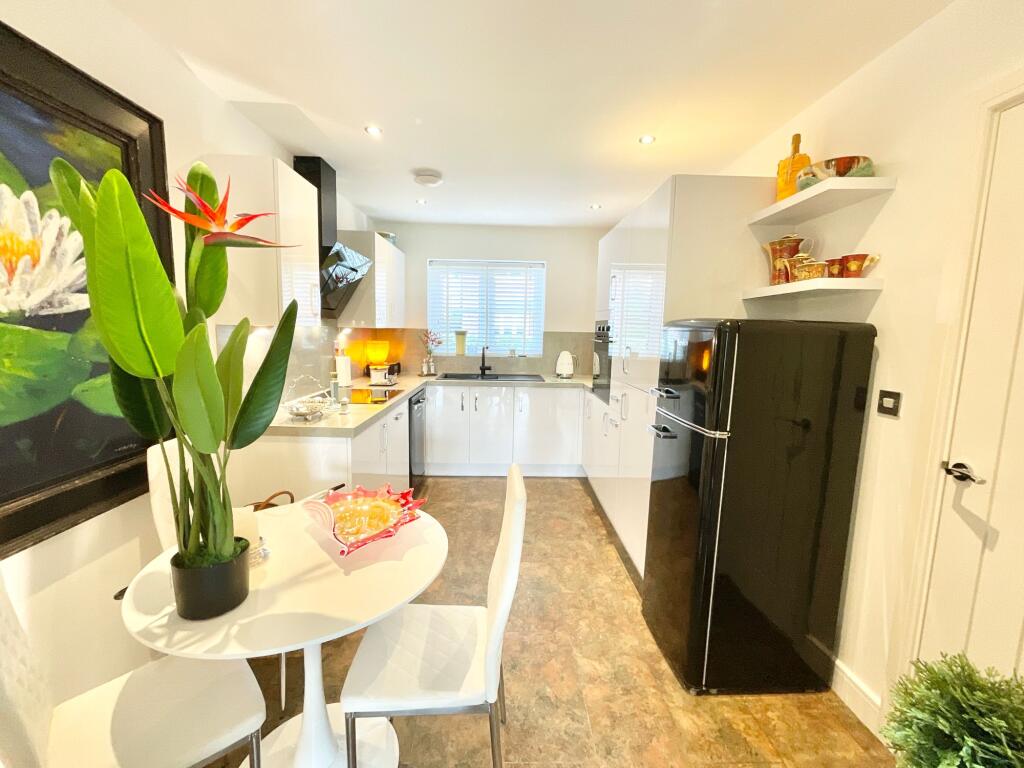 House in Stoke-on-Trent - View 3