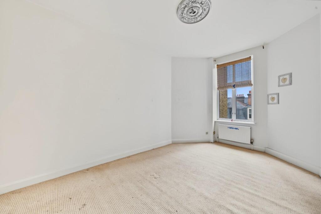Apartment in London - View 3