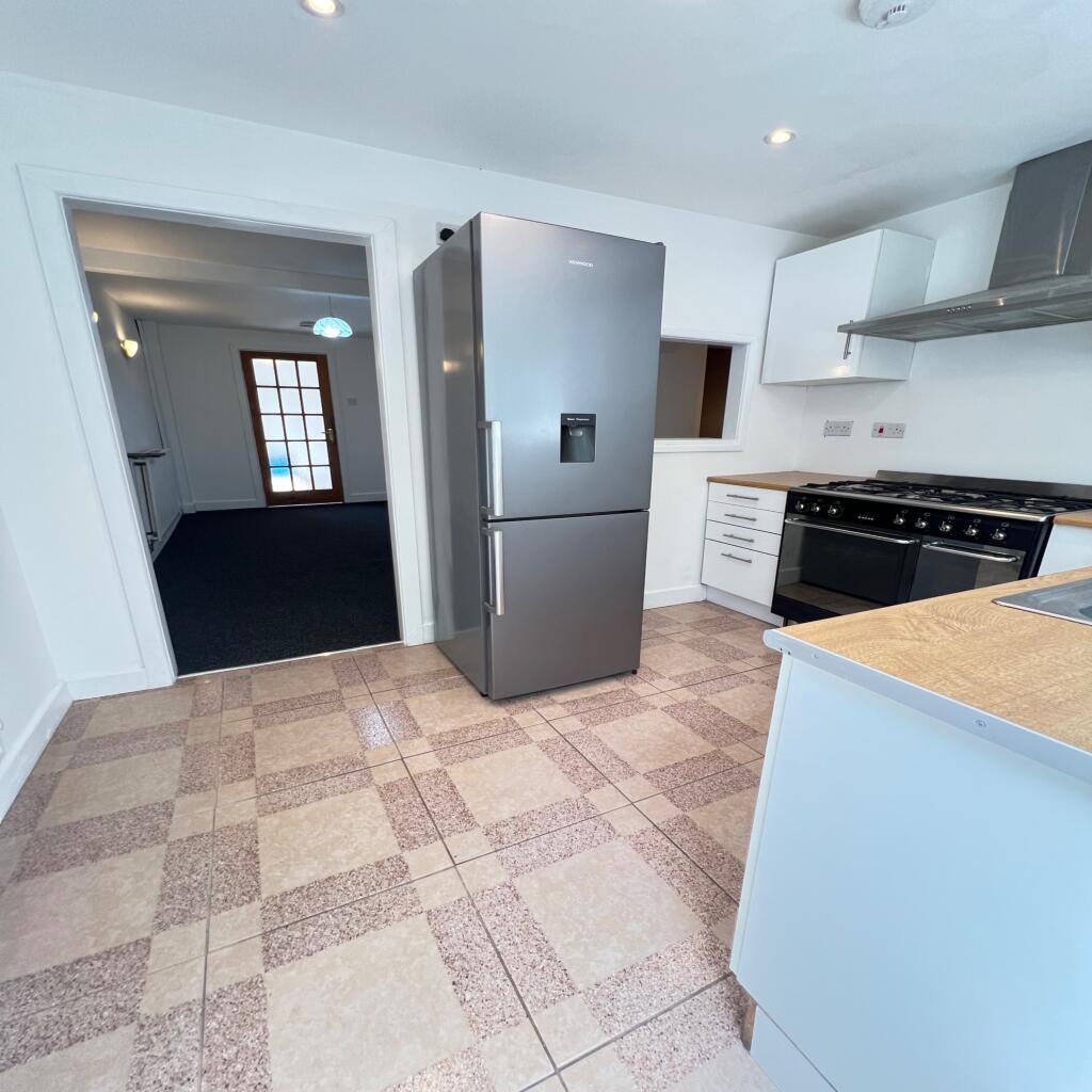 61a High Street, Stourbridge - View 3
