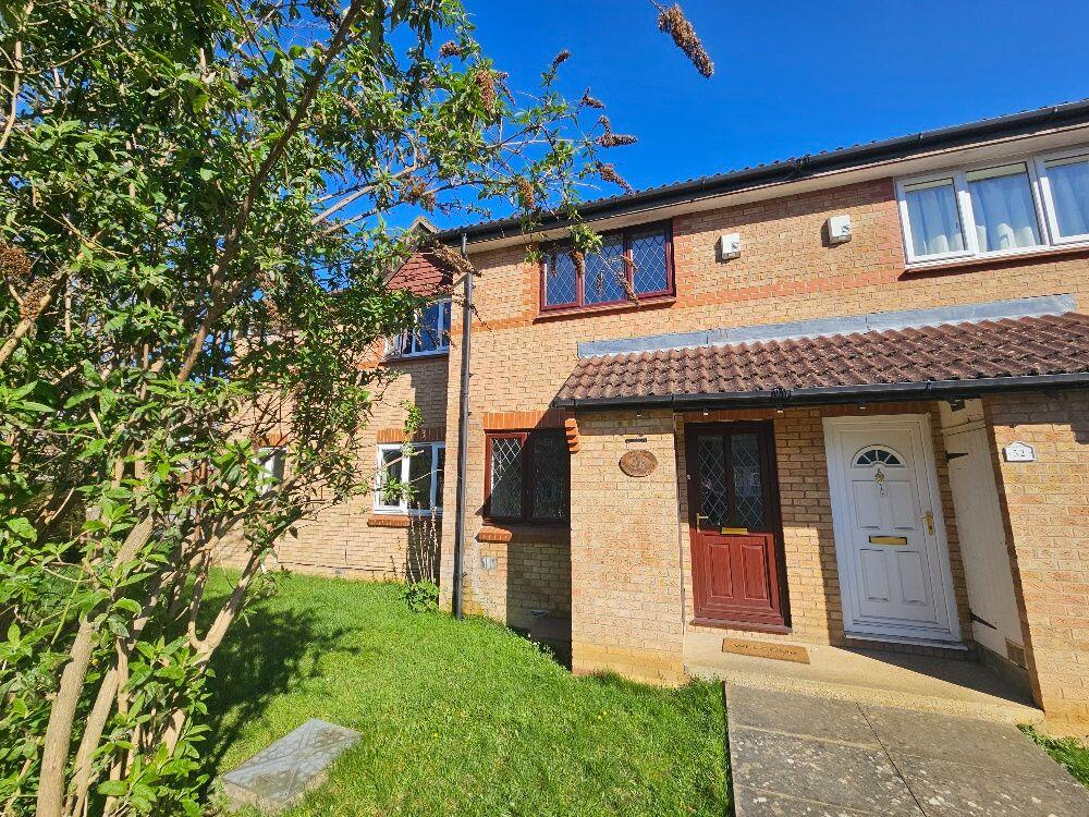 Main image of property: Canterbury Close, Banbury, OX16 4FF