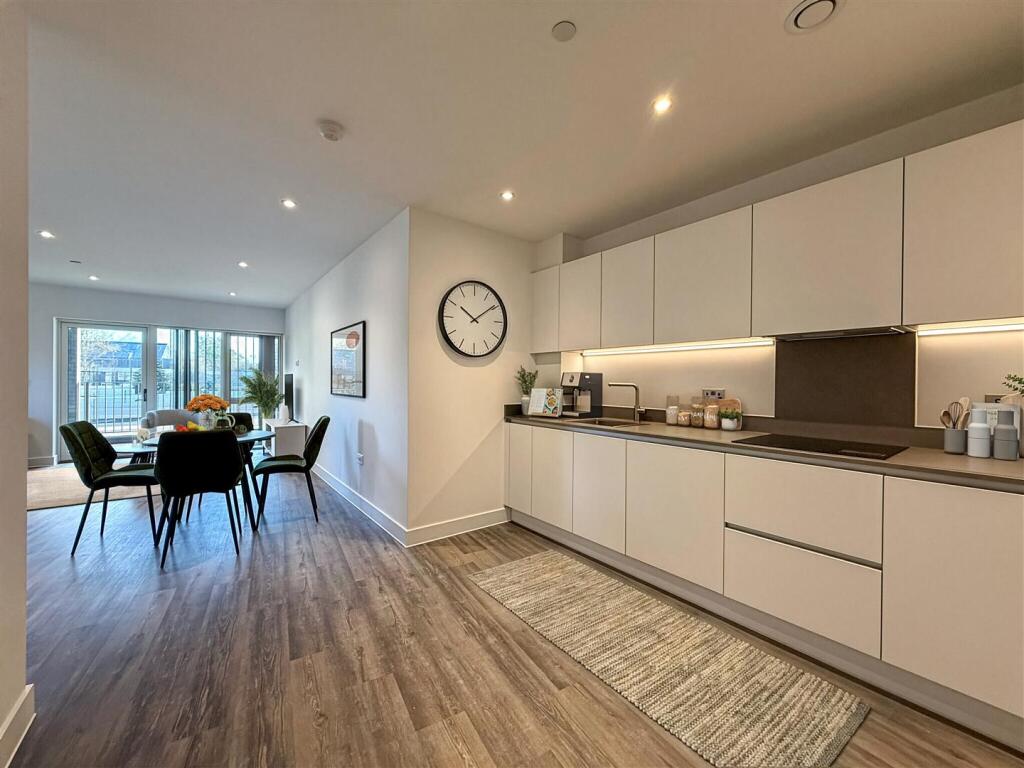 Apartment in Cambridge, Fen Ditton - View 4