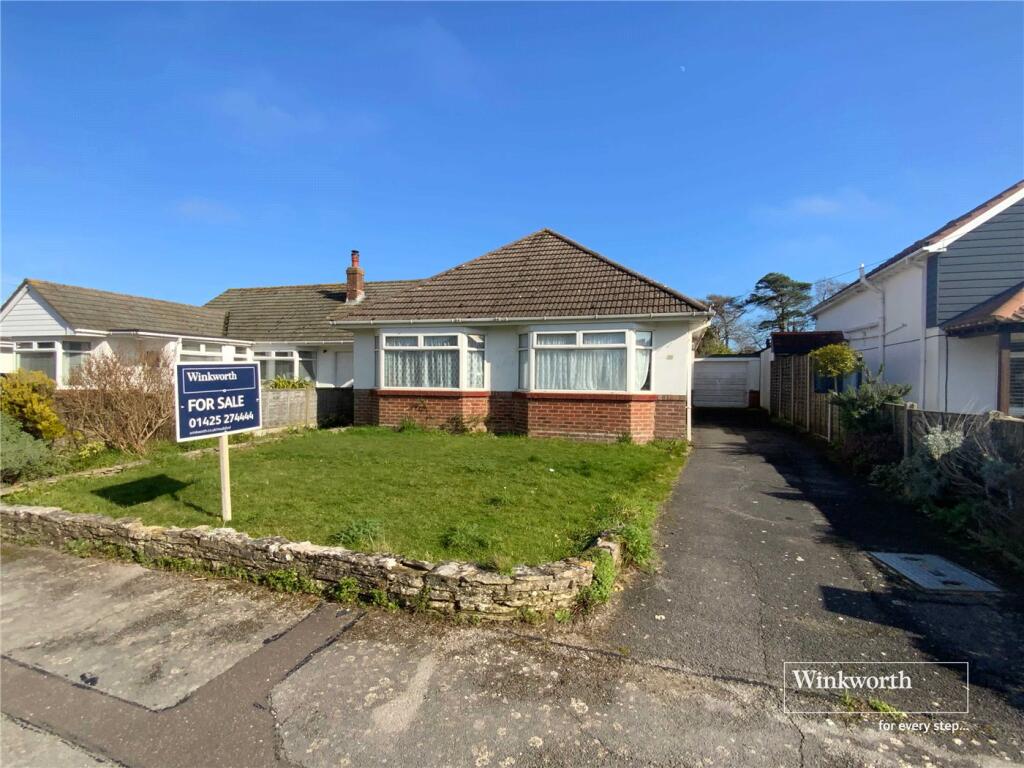 4-bed house on Falcon Drive, Mudeford, Christchurch, Dorset, BH23, £750,000