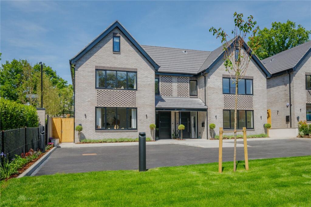 Main image of property: Watford Road, Radlett, Hertfordshire, WD7