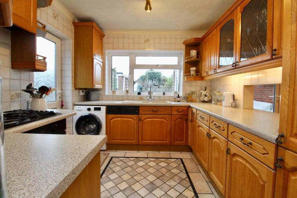 Ashley Lane, Hordle, Lymington, SO41 photo 5