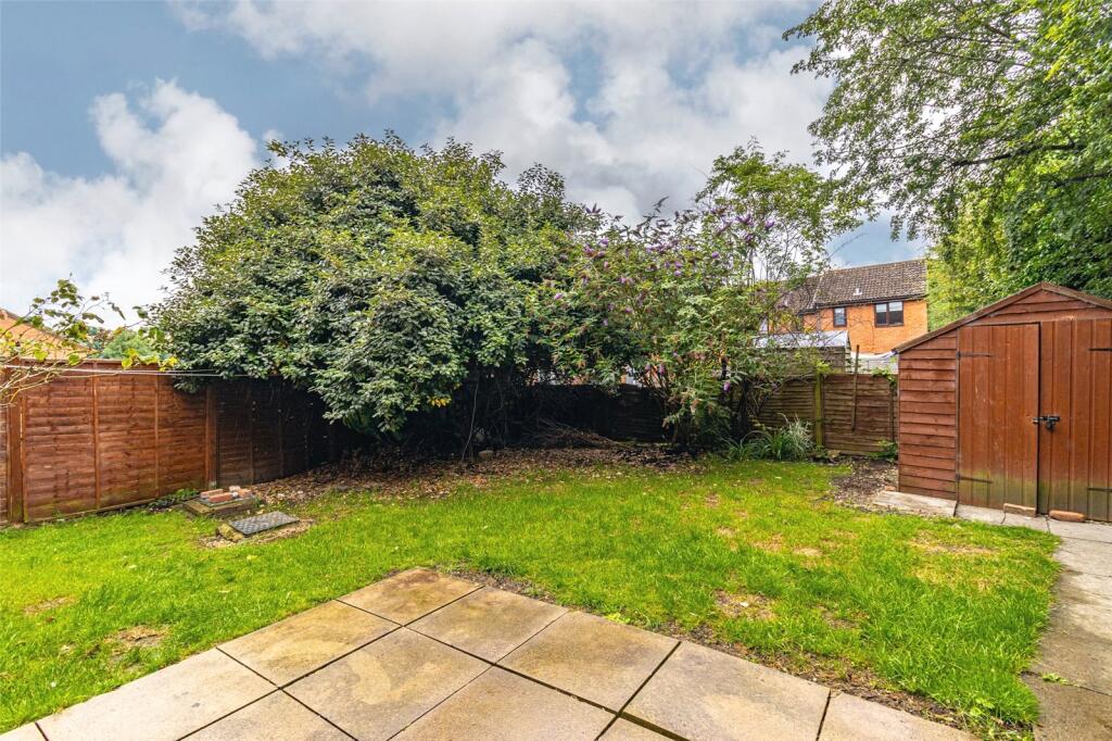 Apartment in Swindon, The Prinnels, Grange Park - View 3