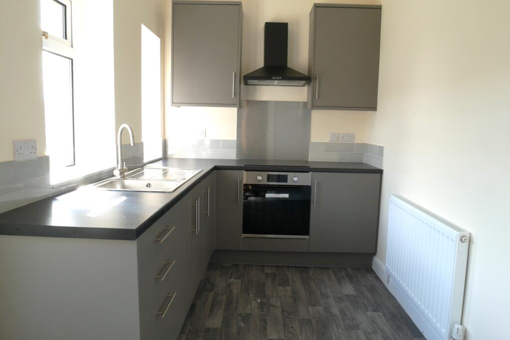 House in Huddersfield - View 2