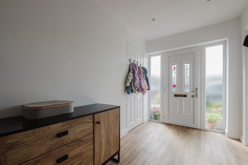 Birchwood Drive, Lower Peover photo 2