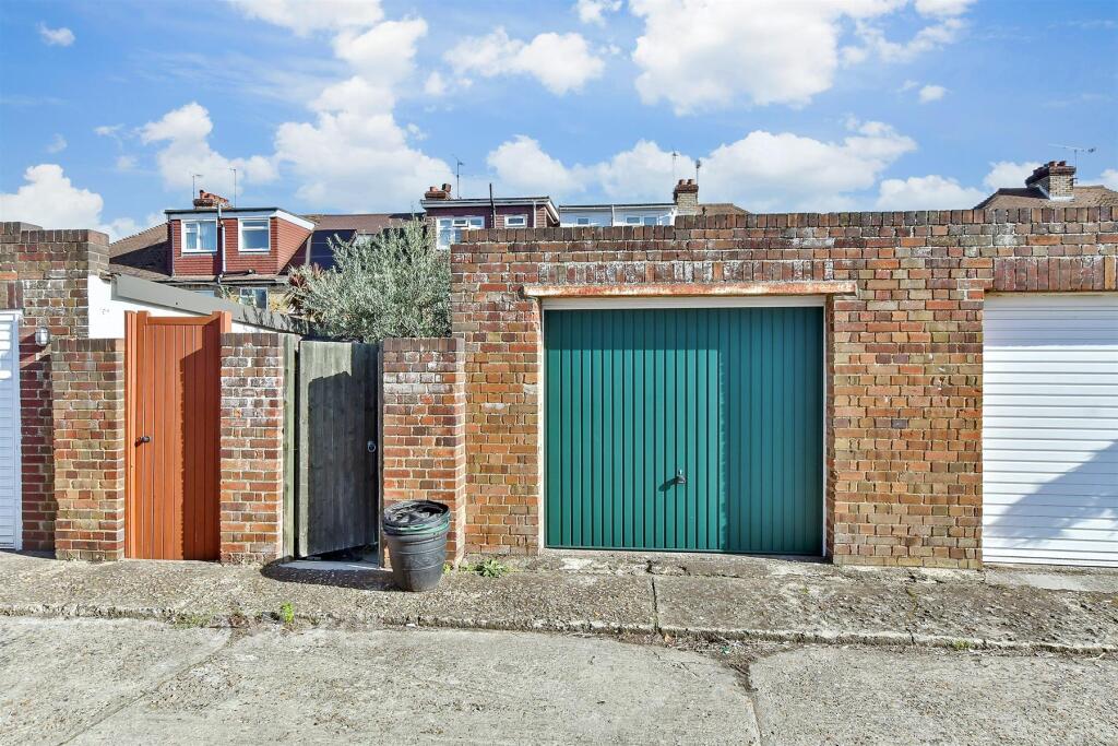 House in Rochester - View 2