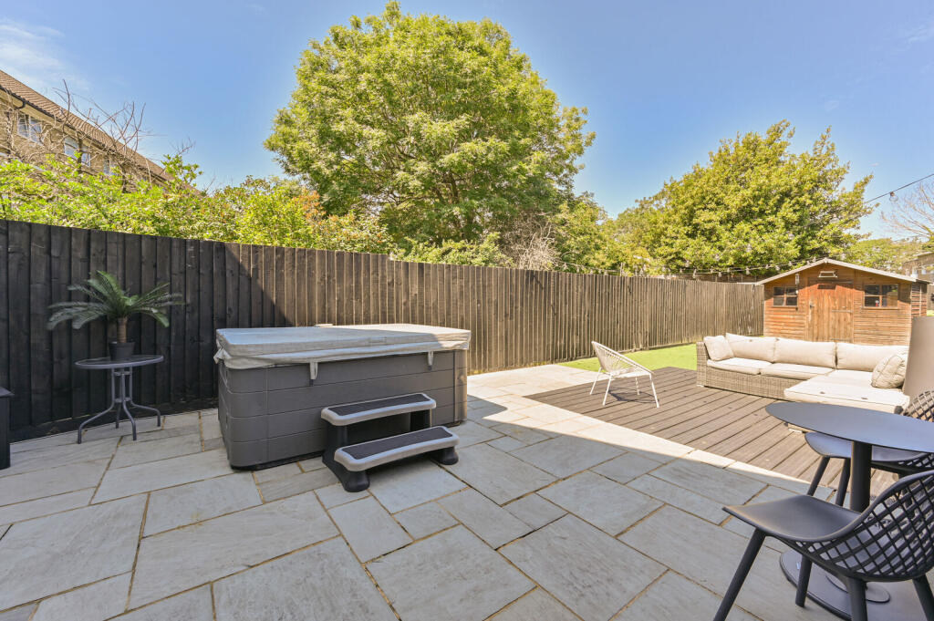 Main image of property: Clarence Crescent, Clapham Park, London, SW4