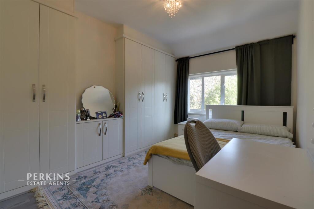 House in Southall - View 5