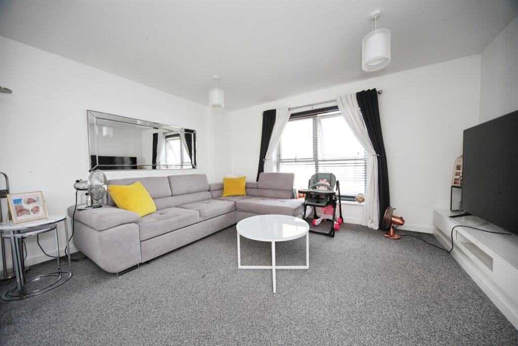 Apartment in Luton - View 2