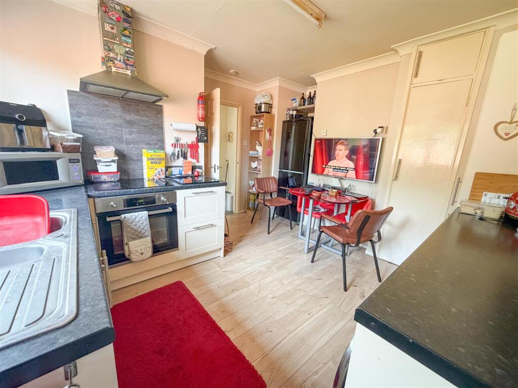 House in Clacton-on-Sea, Great Clacton - View 5
