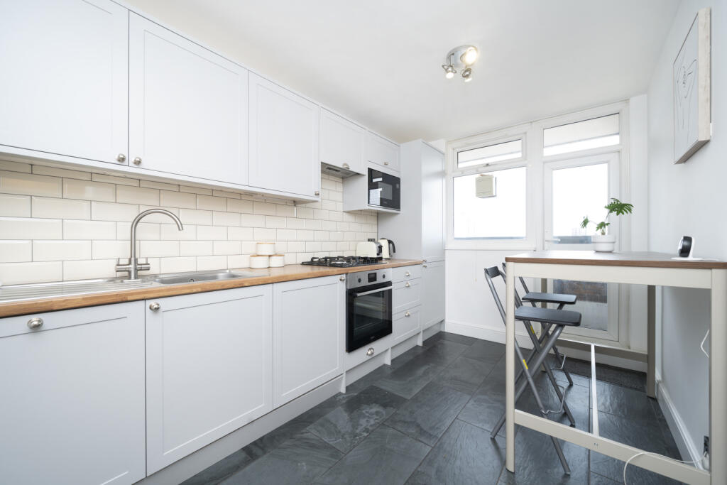 Apartment in London - View 3