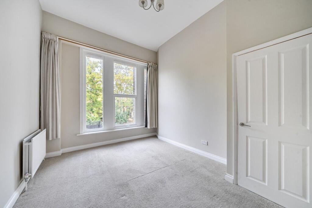 Apartment in London - View 3