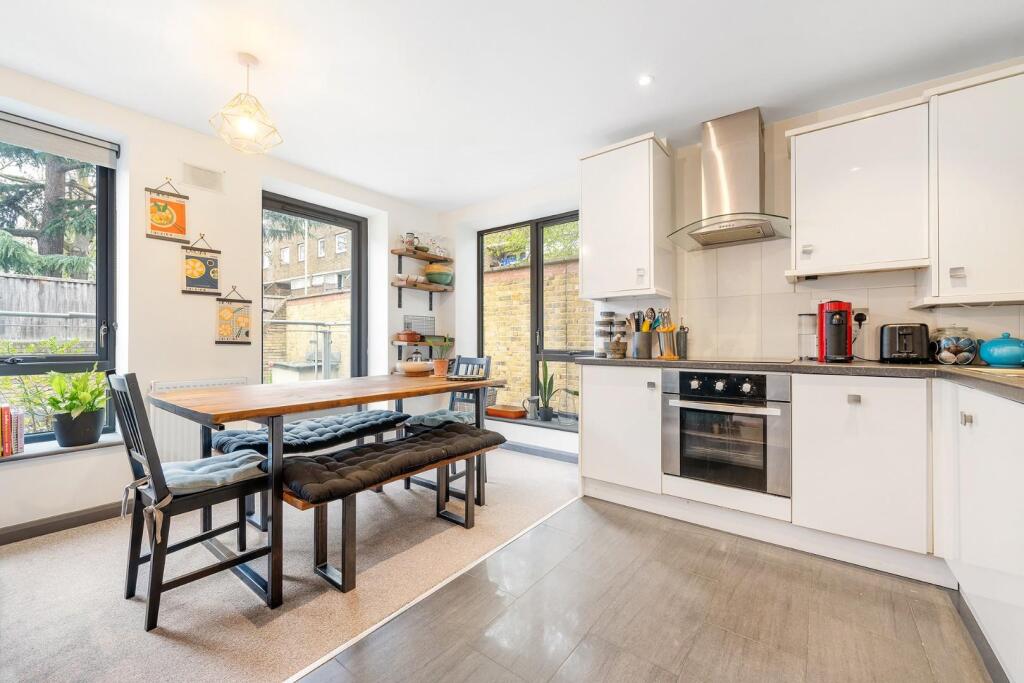 Apartment in London - View 4