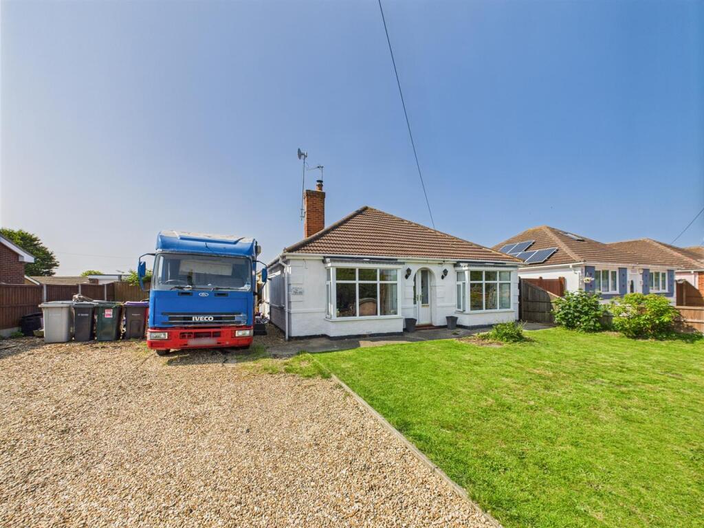 3-bed bungalow on Sutton Road, Trusthorpe, Mablethorpe, £249,950