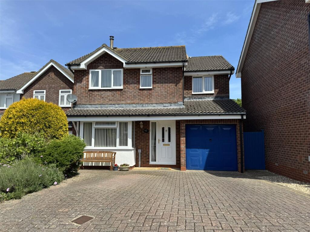 4-bed detached on Foxglove Way, Chard, Somerset, TA20, £365,000