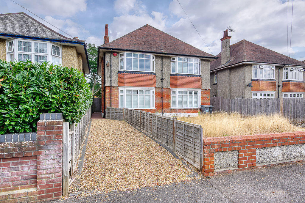 Main image of property: Characterful Grdn Flat, Ophir Road, Bournemouth