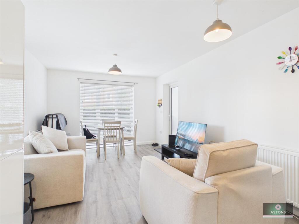 Apartment in Redhill - View 4