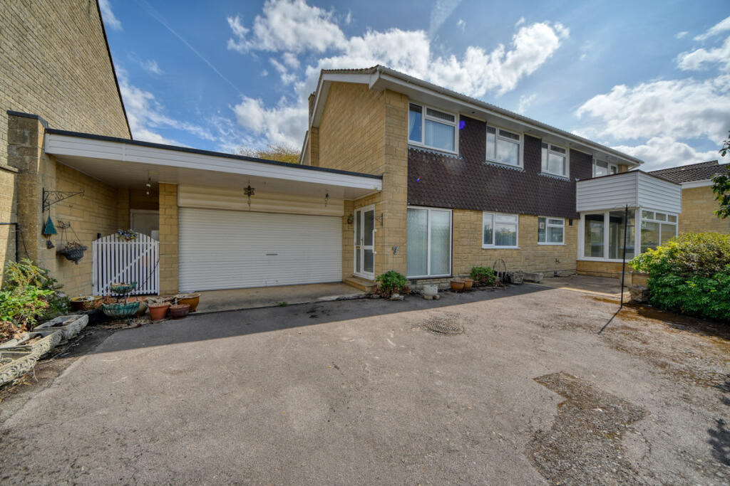 Tithe Barn Crescent, Swindon, SN1 photo 3