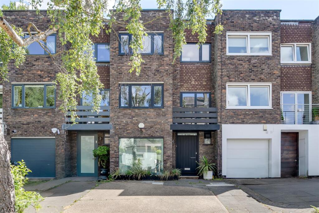Main image of property: North Grove, Highgate, London, N6