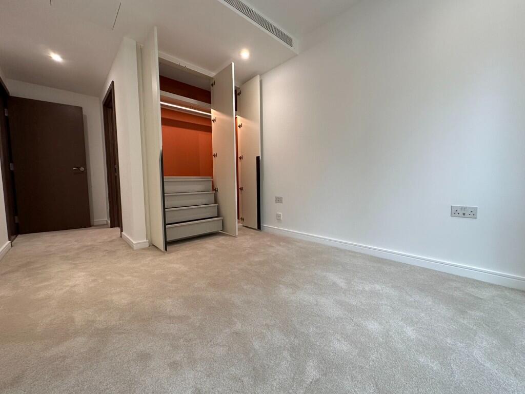 Apartment in London - View 2