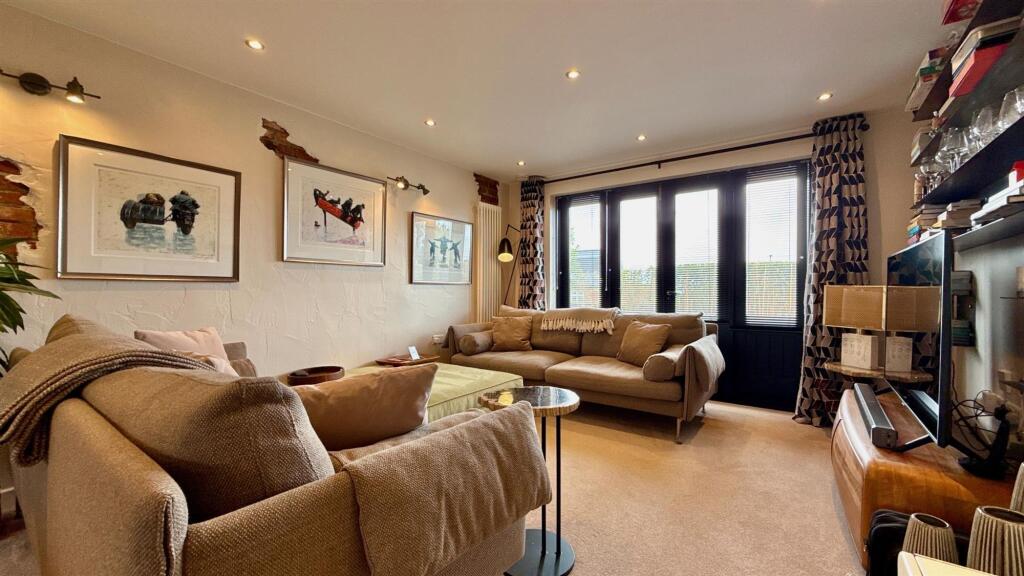 House in Llandudno, Gwynedd - More