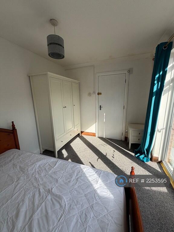Main image of property: Haywards Croft, Milton Keynes, MK12