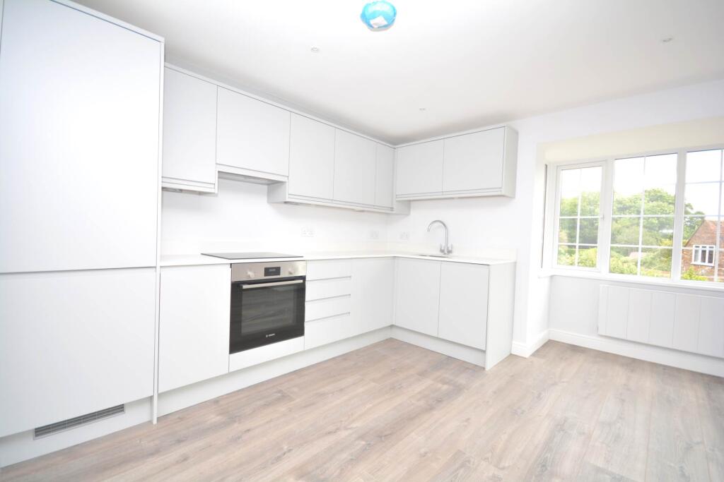 Sycamore Road, Amersham photo 2