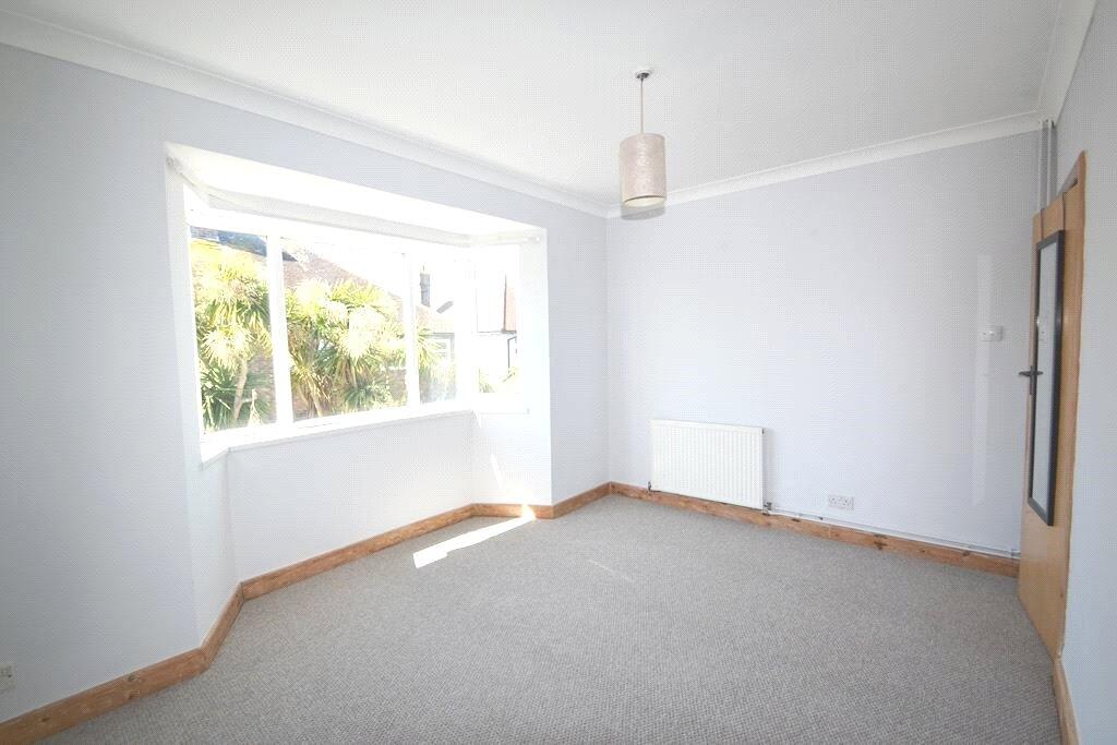 Hurst Avenue, Worthing, BN11 photo 4